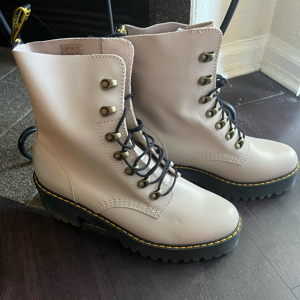 Leona style Dr. Martens
